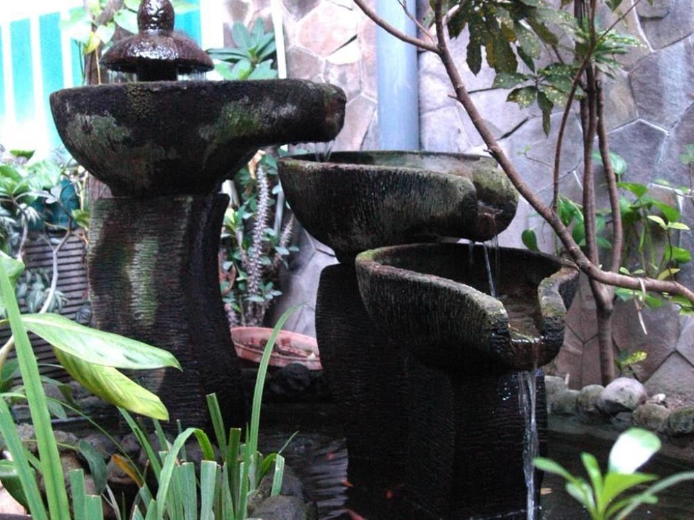 Hotel Keluarga Djagalan Raya スラバヤ エクステリア 写真